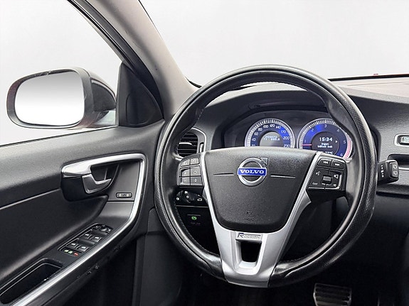 Volvo V60 18 of 27