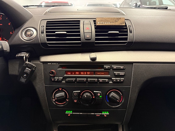 BMW 118d 14 of 19
