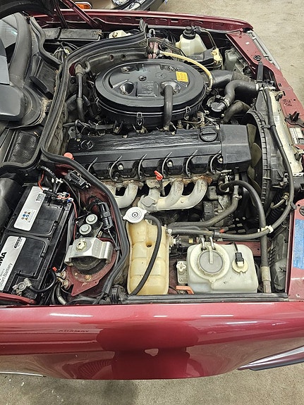 Mercedes-Benz 300 CD 21 of 25