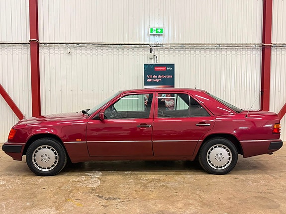 Mercedes-Benz 300 CD 6 of 25