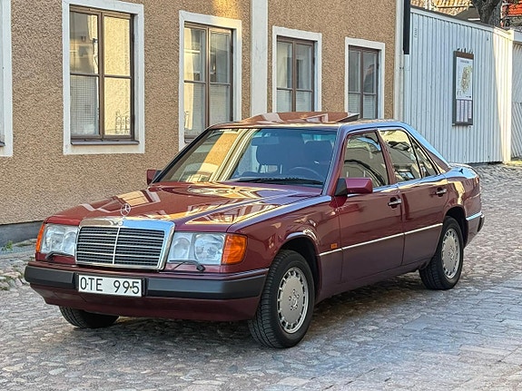 Mercedes-Benz E300 e