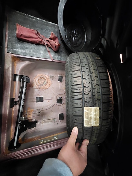 Mercedes-Benz 300 CD 24 of 25