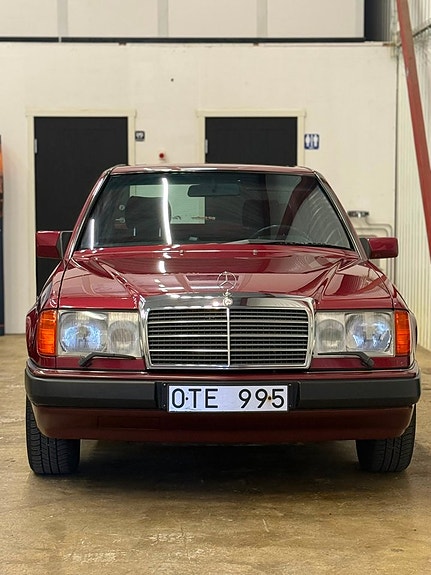 Mercedes-Benz 300 CD 4 of 25
