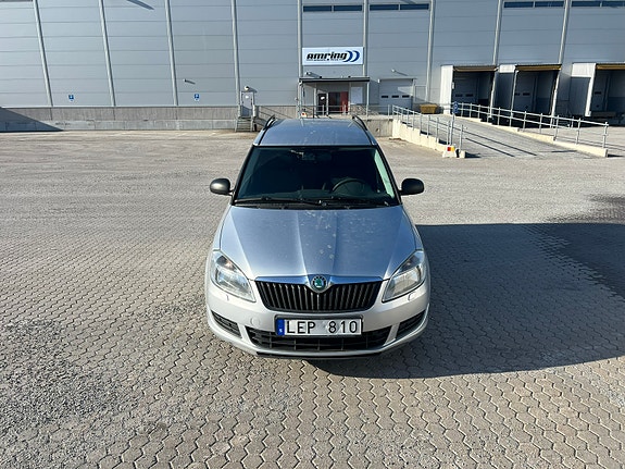 Skoda Roomster 2 of 11