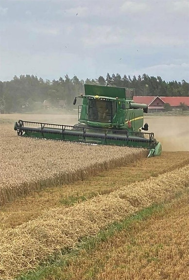 John Deere T670 SKÖRDETRÖSKA