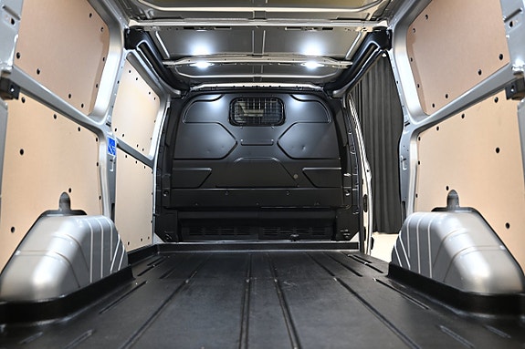 Ford Transit Custom 8 of 26