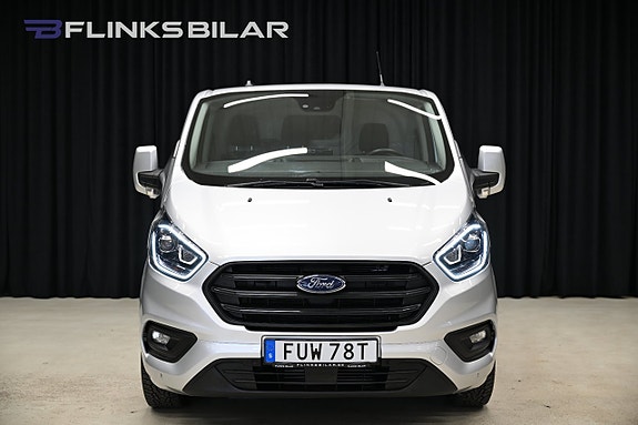 Ford Transit Custom 11 of 26