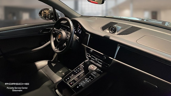 Porsche Macan GTS 4 of 5