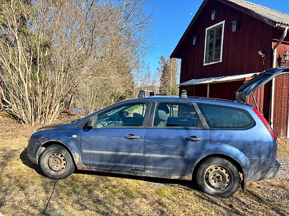 Ford Focus 2 of 5