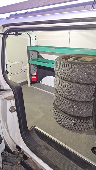 Ford Transit Connect 3 of 5