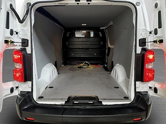 Peugeot e-Expert 19 of 19