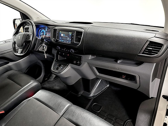 Peugeot e-Expert 17 of 19