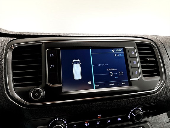 Peugeot e-Expert 13 of 19