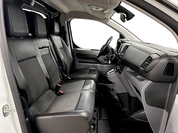 Peugeot e-Expert 16 of 19