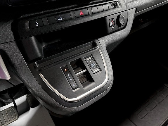 Peugeot e-Expert 15 of 19