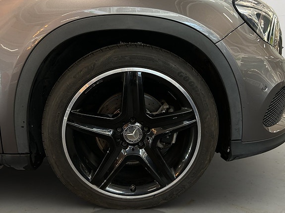 Mercedes-Benz GLA220 10 of 30