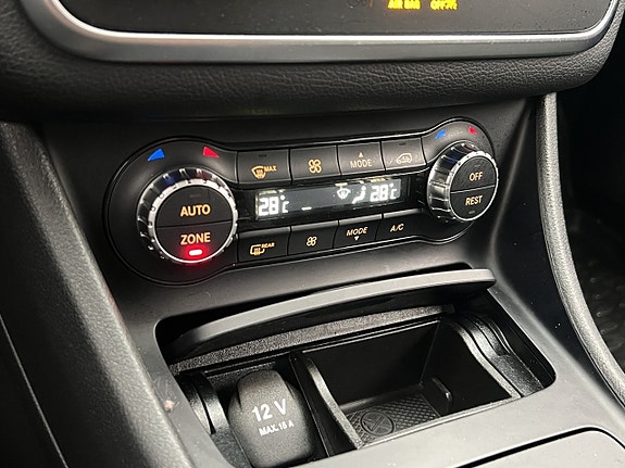 Mercedes-Benz GLA220 17 of 30