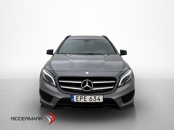 Mercedes-Benz GLA220 2 of 5