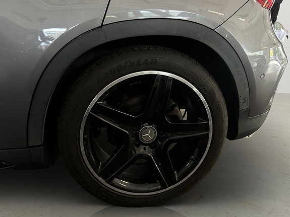 Mercedes-Benz GLA220 8 of 30