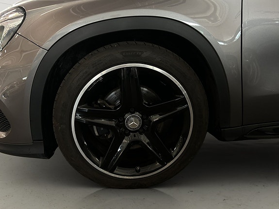 Mercedes-Benz GLA220 11 of 30