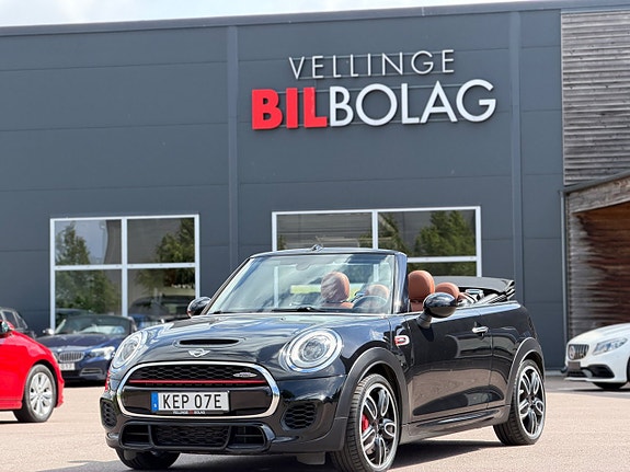 MINI John Cooper Works 2 of 5