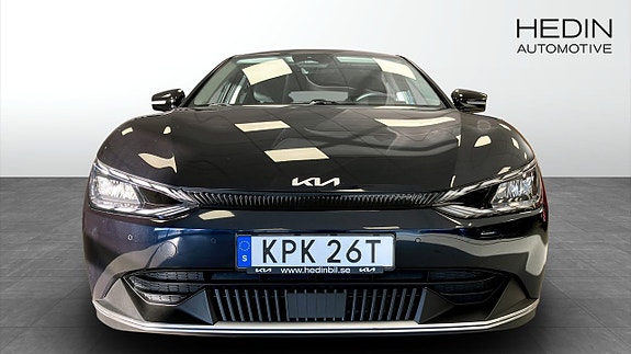 Kia EV6 2 of 5