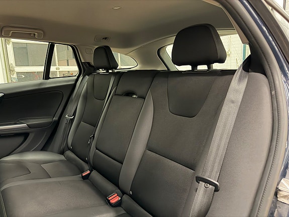 Volvo V60 16 of 18