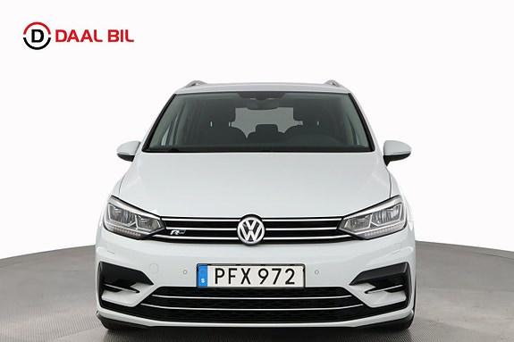 Volkswagen Touran 2 of 5