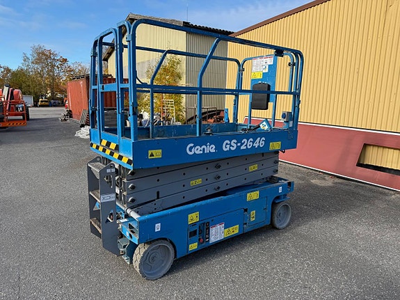 Genie GS-2646 - 10 m - Saxlift - Nybesiktigad - 2011 3 of 5