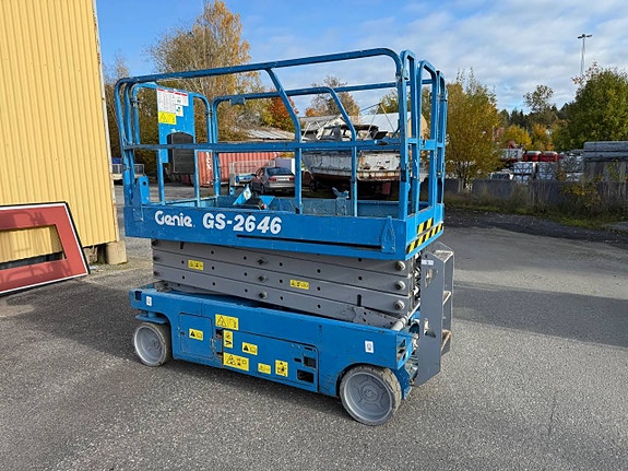 Genie GS-2646 - 10 m - Saxlift - Nybesiktigad - 2011 4 of 5