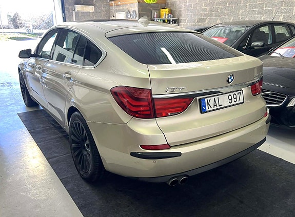BMW 530d 4 of 5