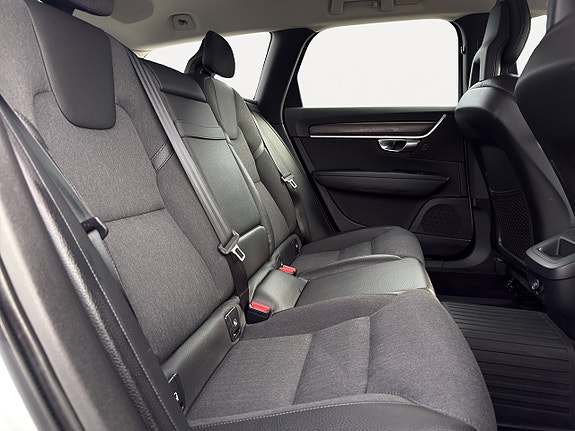 Volvo V90 Cross Country 19 of 24