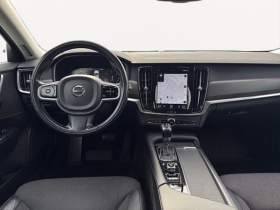 Volvo V90 Cross Country 10 of 24