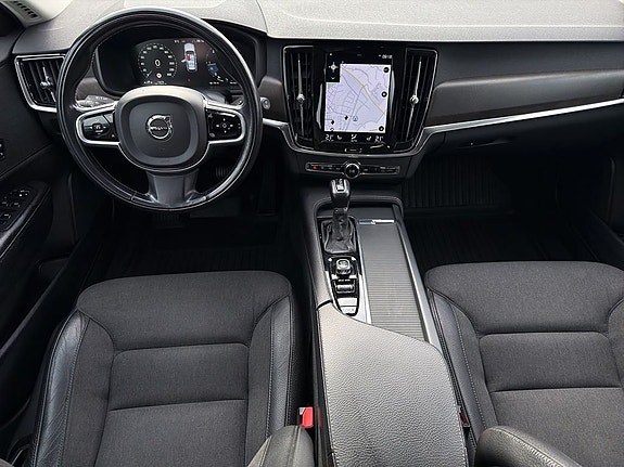 Volvo V90 Cross Country 11 of 24