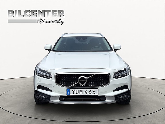 Volvo V90 Cross Country 7 of 24