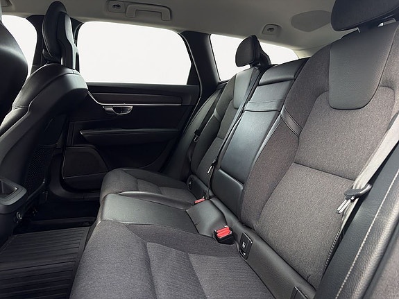 Volvo V90 Cross Country 18 of 24