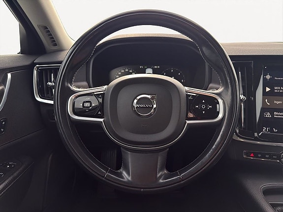 Volvo V90 Cross Country 12 of 24