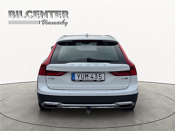 Volvo V90 Cross Country 8 of 24