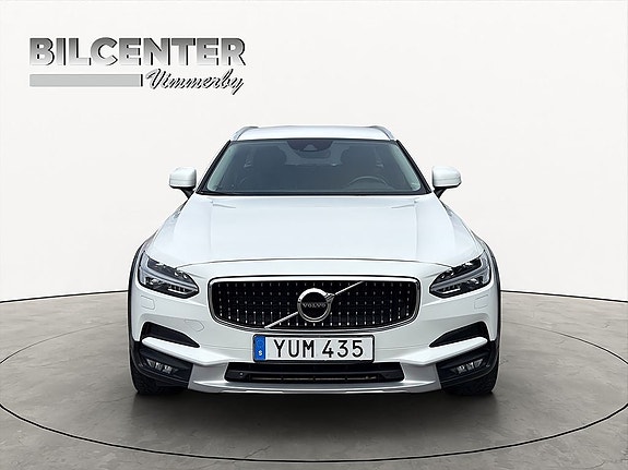Volvo V90 Cross Country 7 of 24