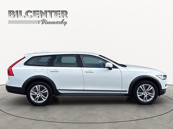 Volvo V90 Cross Country 6 of 24