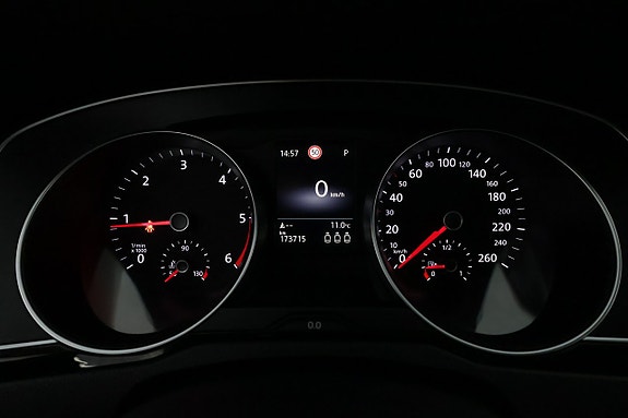 Volkswagen Passat Alltrack 14 of 23