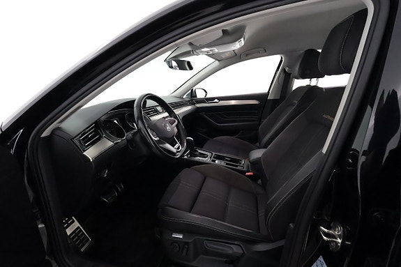 Volkswagen Passat Alltrack 10 of 23