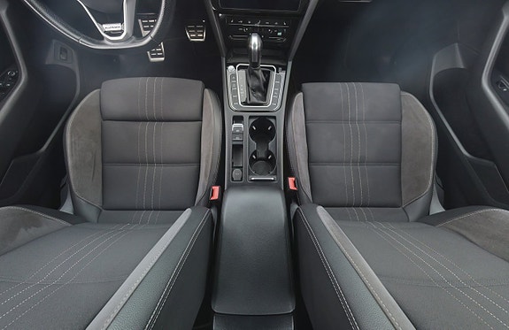 Volkswagen Passat Alltrack 12 of 23