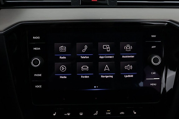 Volkswagen Passat Alltrack 15 of 23