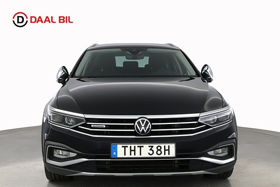 Volkswagen Passat Alltrack 2 of 5