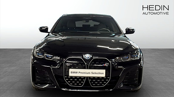 BMW i4 8 of 9