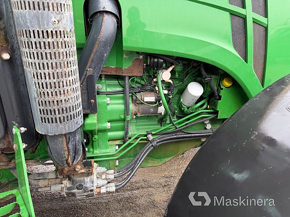 Traktor John Deere 5075M med sopmaskin Broddson Nordic Sweeper 22 of 27