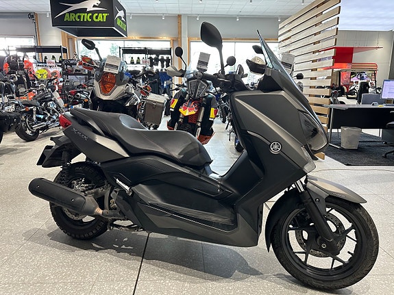 Yamaha X-MAX 250 ABS 2 of 8