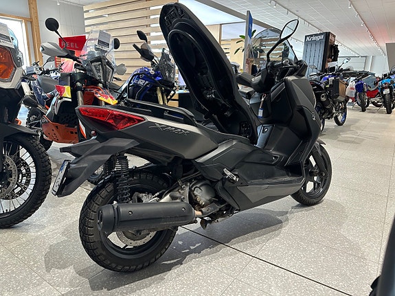 Yamaha X-MAX 250 ABS 5 of 8