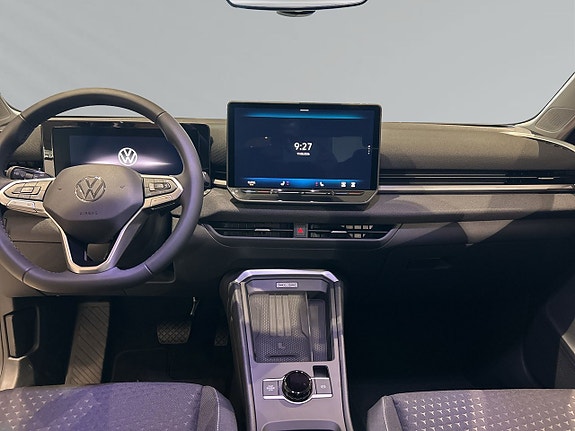 Volkswagen T-Roc 7 of 9